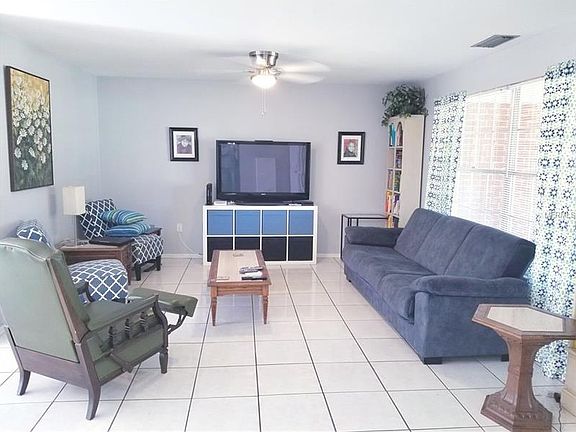 4th image of 1120 N Palmetto Cir