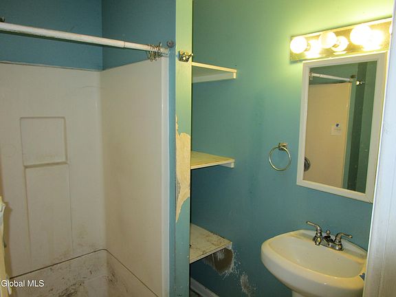 4th image of 40.5 Trinity Place