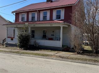 104-106 S Depot St, Mount Pleasant, PA 15666