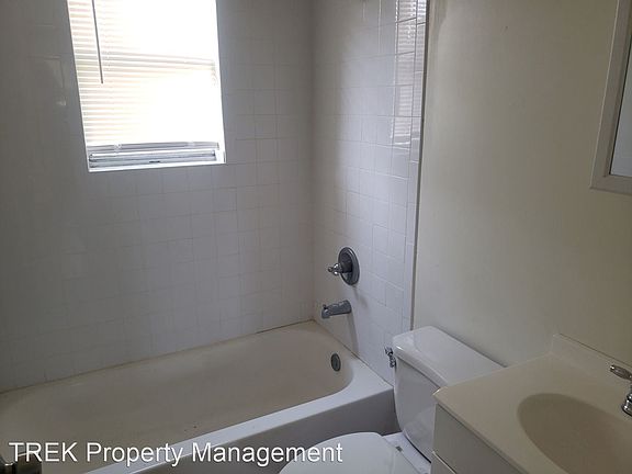 5th image of 957 S Wellington St #2