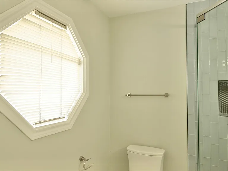 9810 Cliffwood Dr — Photo 33