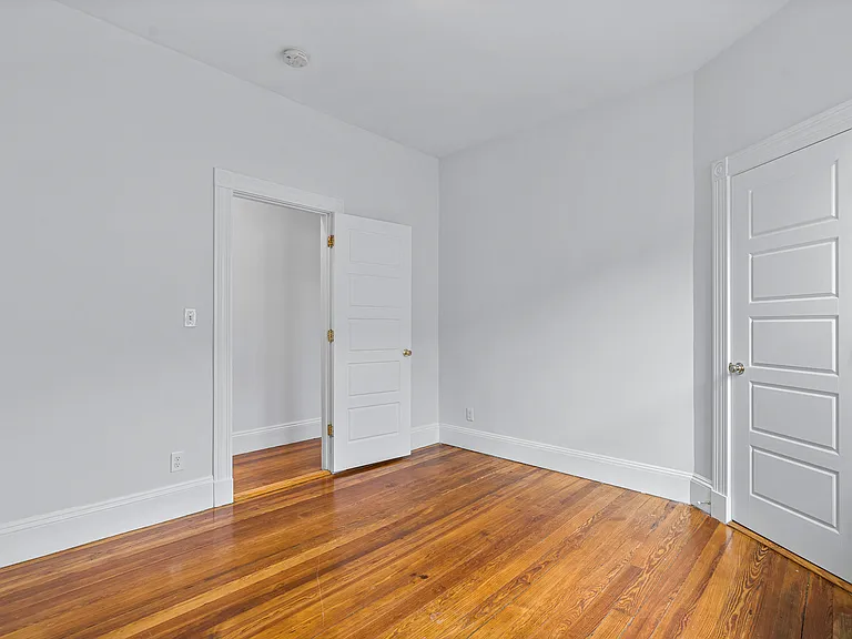 35 Harbor View St #3 — Photo 5