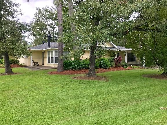 2nd image of 100 Lauren Ln