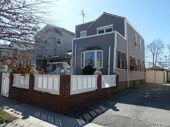 4th image of 23214 Mentone Ave