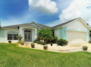 24 Bunker Ln, Rotonda West, FL 33947