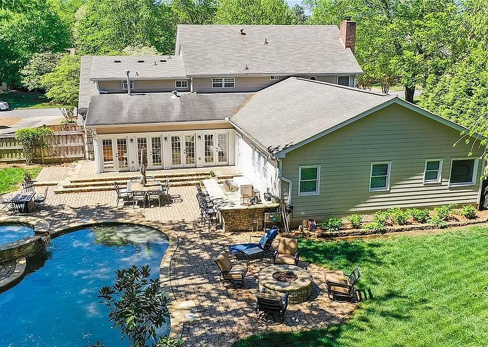 1st image of 530 Saddle Creek Cir