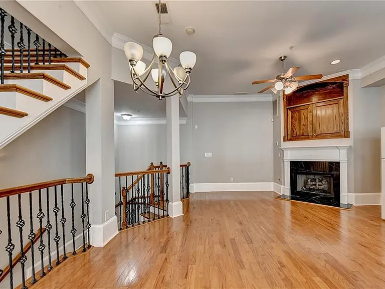 813 Clifton Heights Ln NE — Photo 13