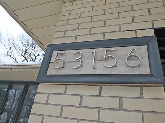 2nd image of 53156 E Oakmont Dr