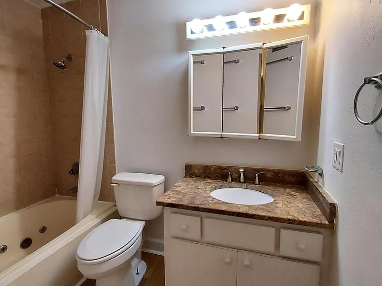 55 Vining Ct #204 — Photo 22