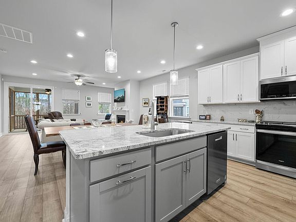 3rd image of 358 Mallard Loop Dr