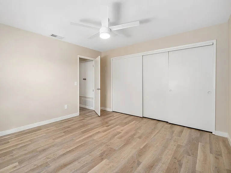 5220 Traffic Way #6 — Photo 15