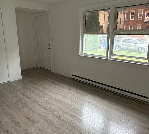 4th image of 21 Hurlburt St