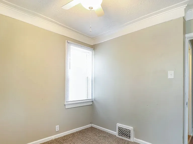405 E Woodside St — Photo 12