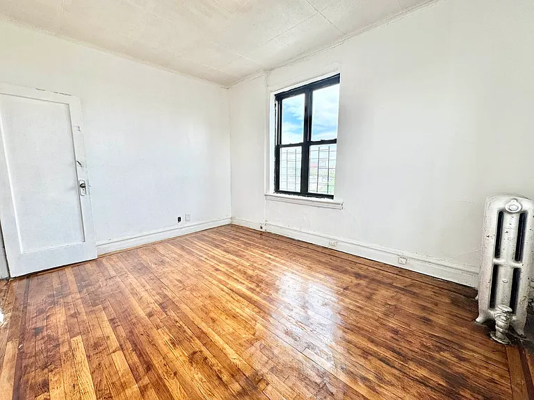 679 48th St #4B — Photo 16