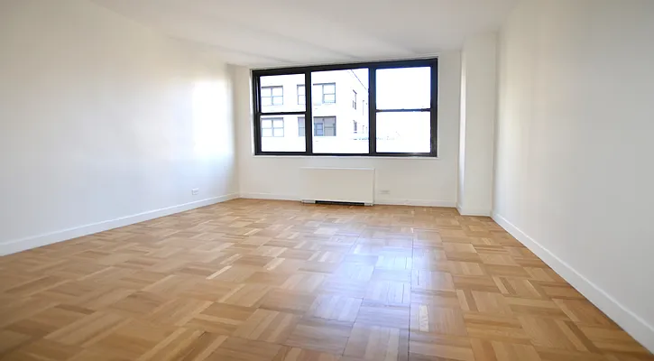 Rented by Manhattan Realty Group | media 23