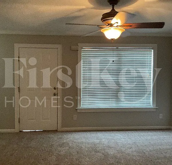 102 Watercress Ct — Photo 2