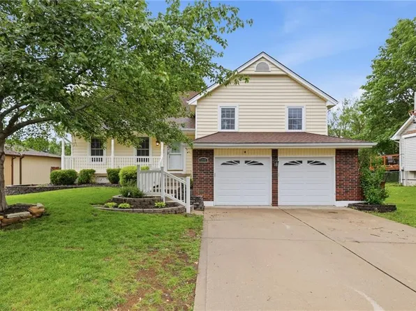 1209 SW Trail Ridge Dr, Blue Springs, MO 64015