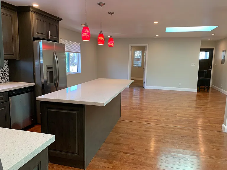 1615 Elm St — Photo 5