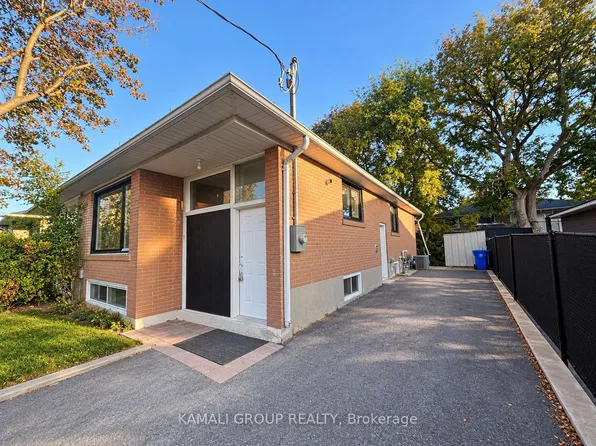 52 Walter Ave, Newmarket, ON L3Y 2T3