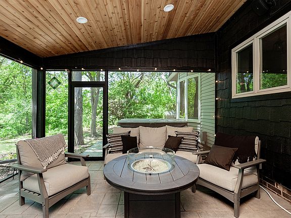 5th image of 33080 Fox Creek Dr