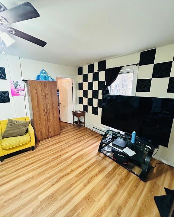 2nd image of 26-28 Franklindale Ave