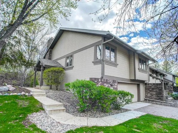 9222 Decatur Ave S, Bloomington, MN 55438