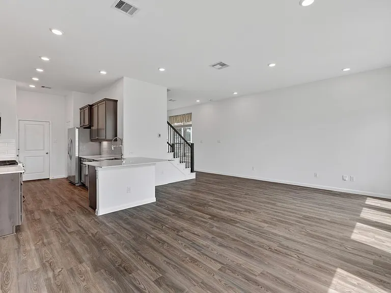5634 Amber Brook Ln — Photo 16