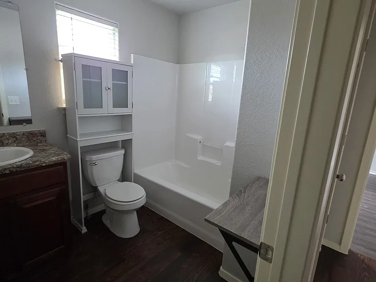 864 Evans Cir — Photo 9