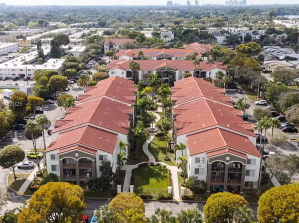 6821 SW 44th St APT 202, Miami, FL 33155