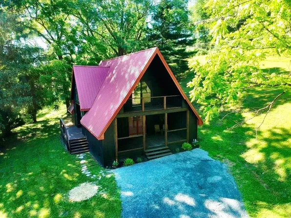 9734 Summersville Lake Rd, Summersville, WV 26651