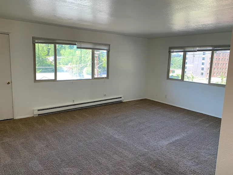18325 108th Ave NE #15 — Photo 2