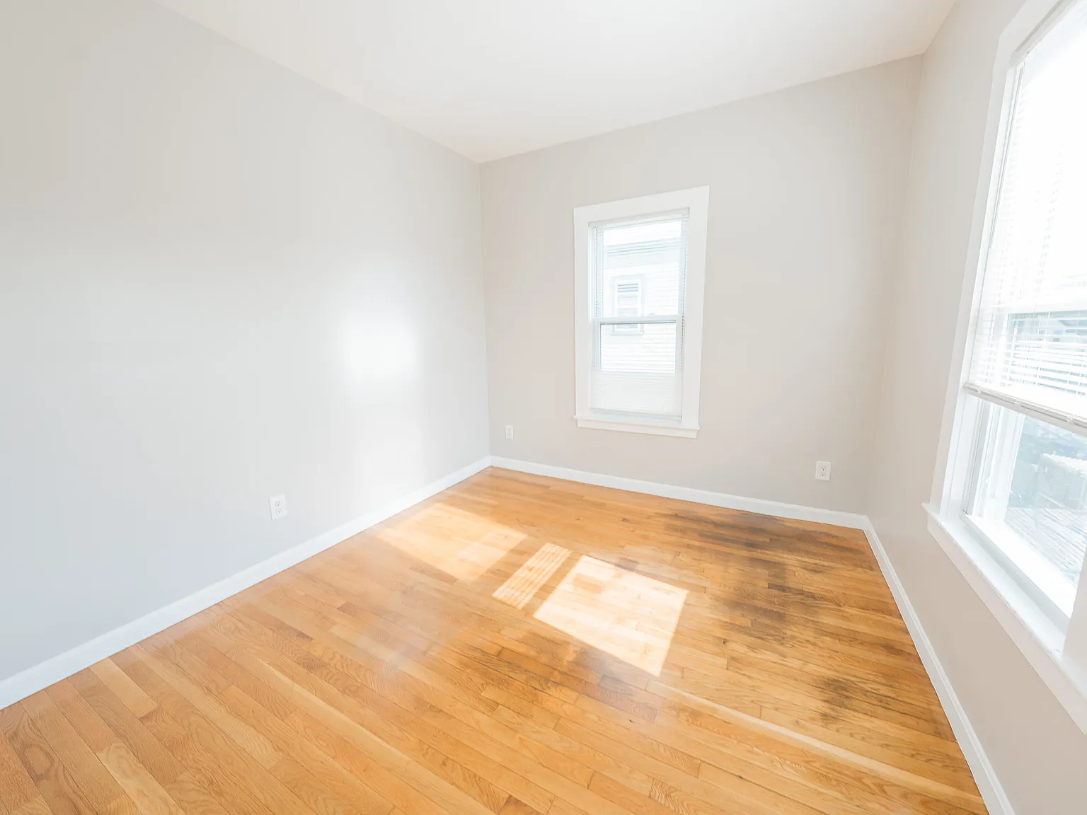 4 bed, $3,300 — Photo 4