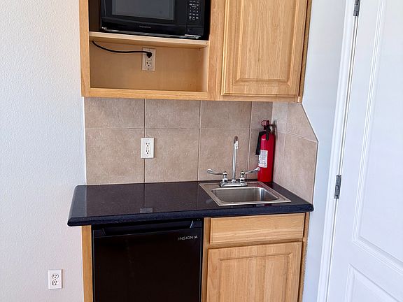 5th image of 14202 Encantada Ave #101B