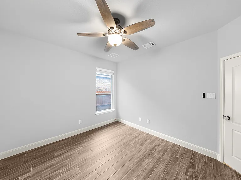 7630 Culebra Valley — Photo 3