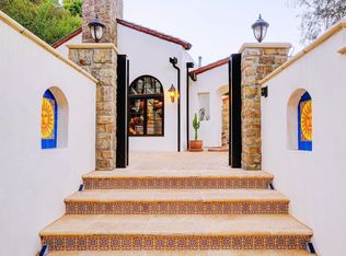 2570 Nichols Canyon Rd, Los Angeles, CA 90046