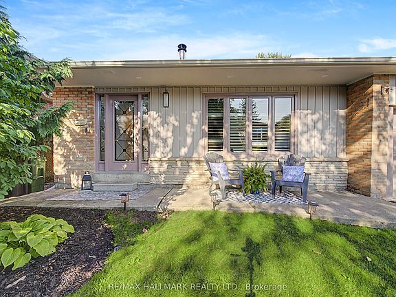 3rd image of 117 Clappison Blvd