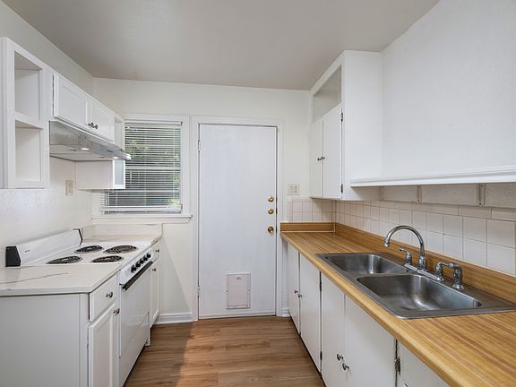 5th image of 8639 San Benito Way