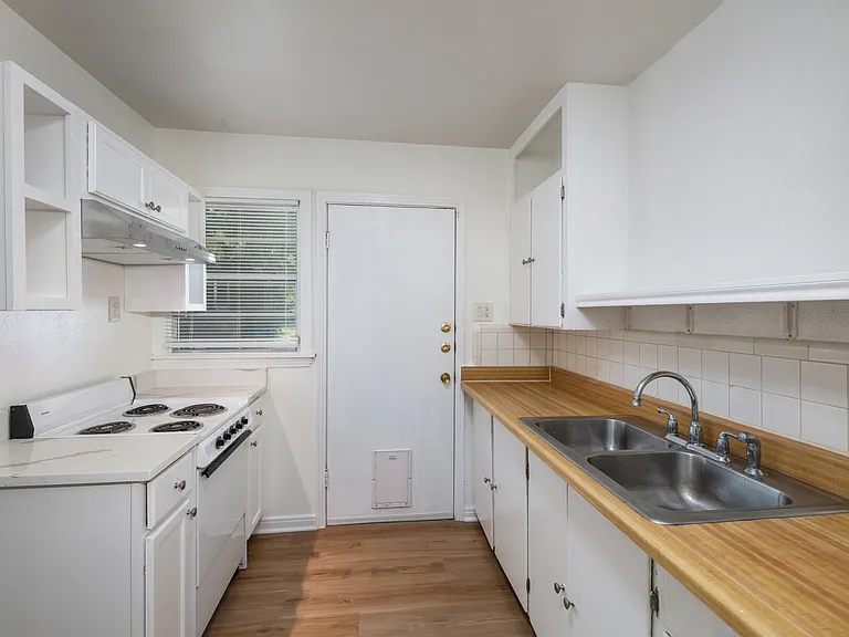 8639 San Benito Way — Photo 5