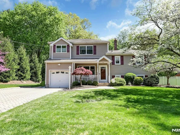 637 Aster Lane, River Vale, NJ 07675