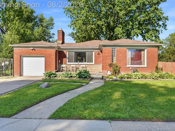 4541 Woodhall St, Detroit, MI 48224
