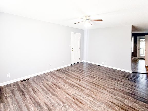 2nd image of 952 Princeton Dr