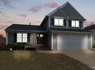 4599 Mumford Dr, Hoffman Estates, IL 60192