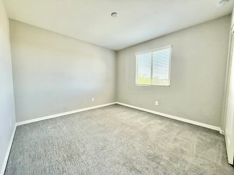 6803 N 88th Dr — Photo 14