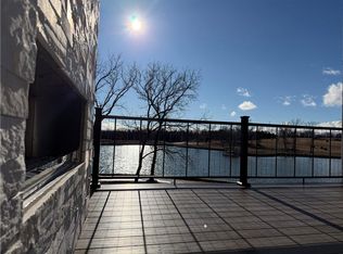 8976 Ginger St, Lenexa, KS 66227