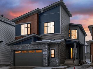 7023 Kiviaq Cres, Edmonton, AB T6W5R2