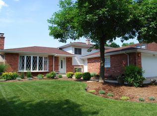 3276 Stewert Dr, Darien, IL