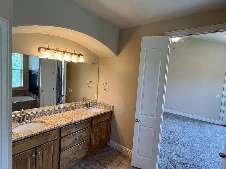 2049 W Sunflower Ln — Photo 16