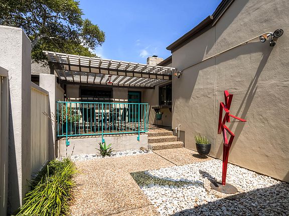 3rd image of 8128 Greenslope Dr