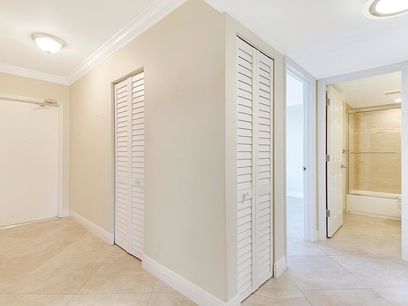 5th image of 14723 Cumberland Drive #2030