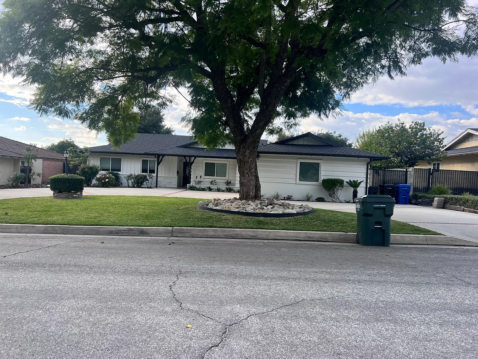 4 bed, 1900 sqft, $5,200 — Photo 4